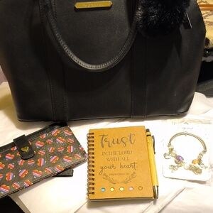 Steve Madden Bag With Accessories